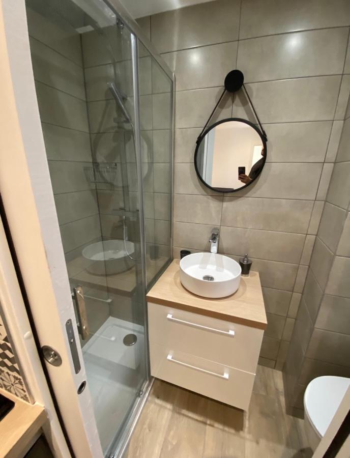Ferienwohnung Le Coeur Du Port De Golfe Juan - Parking - Clim - Wifi Vallauris Exterior foto